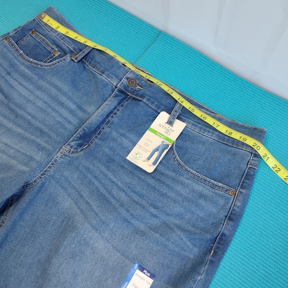 Terra & Sky Women's Tummy Control High Rise Straight Jeans 20WP - Picture 6 of 9